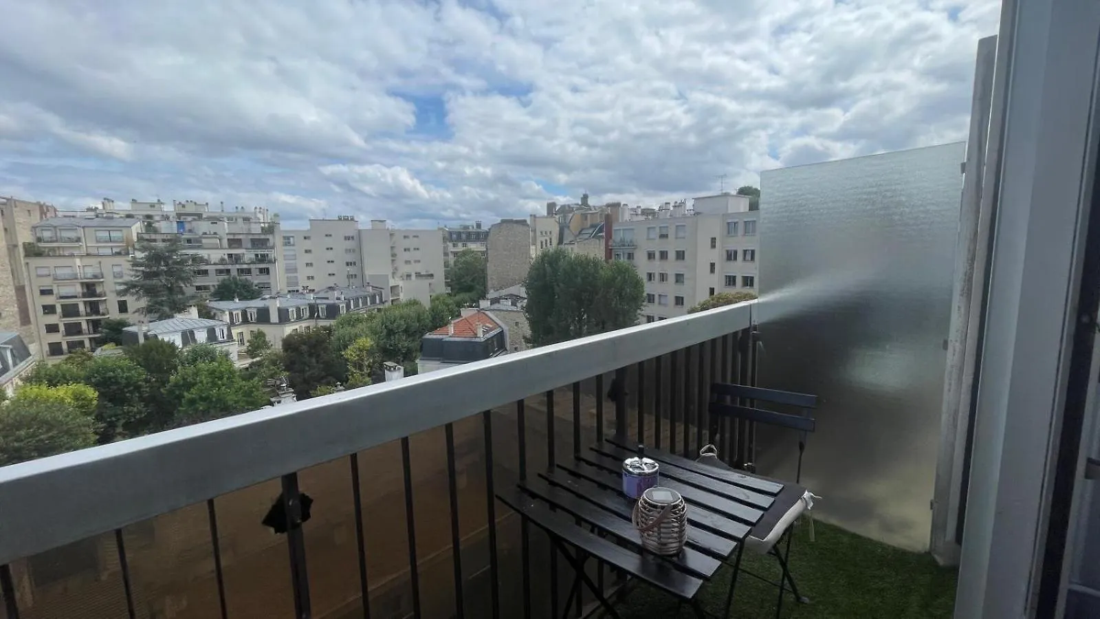 Studio 16 Paris France